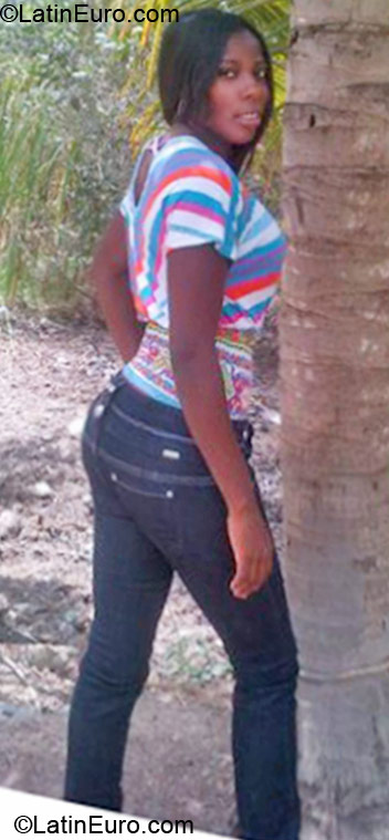 Date this young Dominican Republic girl Maricela from Santo Domingo DO10845