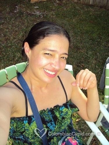 Date this good-looking Colombia girl Anyelis from Miami CO9983