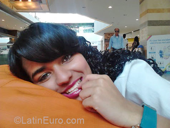 Date this voluptuous Colombia girl Fher from Medellin CO9991
