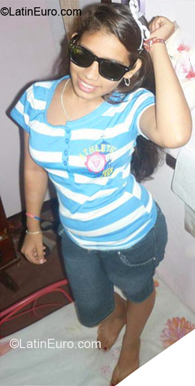 Date this happy Colombia girl Maritza from Bogota CO10035