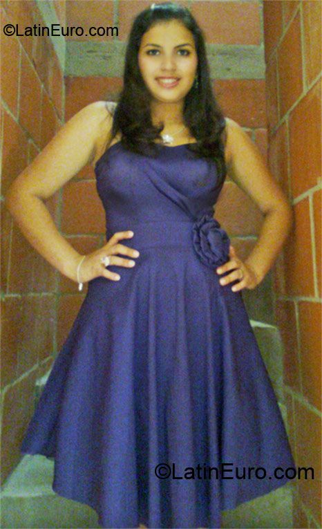 Date this beautiful Colombia girl Leidy from Cali CO10036