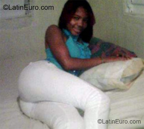 Date this sensual Dominican Republic girl Susana from San Pedro De Macoris DO10903