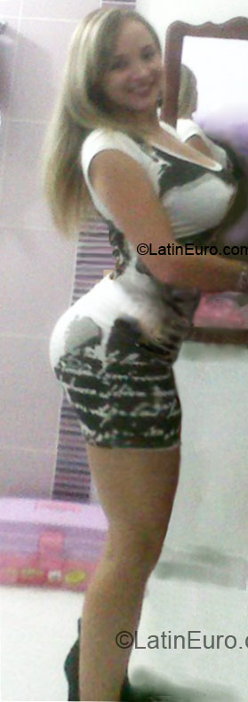 Date this hot Colombia girl Maria Del Carmen from Medellin CO10071