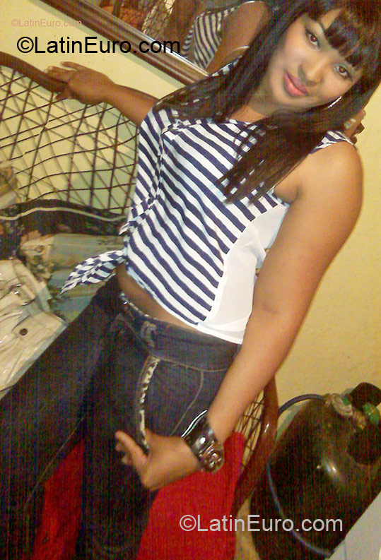 Date this exotic Dominican Republic girl Leidy02 from Santiago DO10928