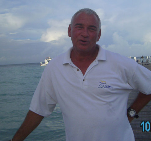 Date this young Dominican Republic man R.G. from Bavaro US12811