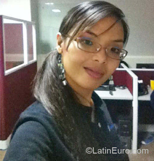 Date this delightful Philippines girl Iris from Manila PH457