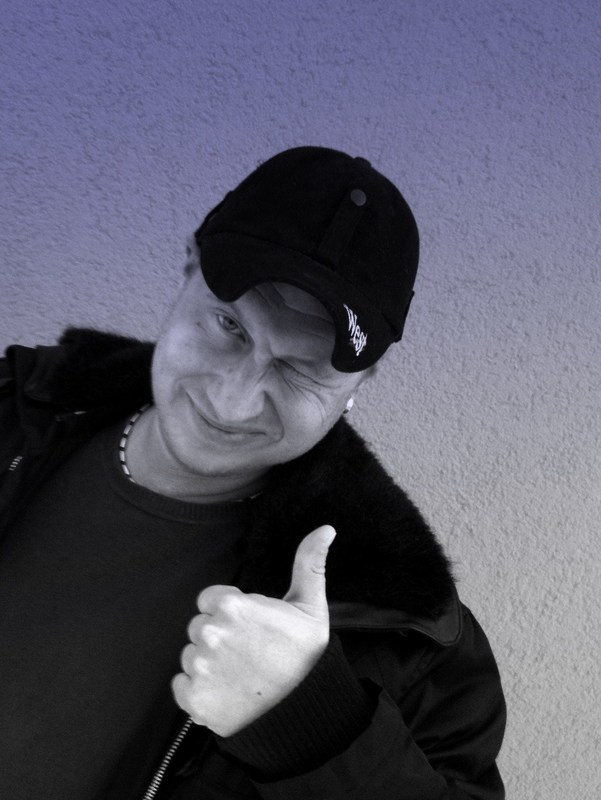 Date this athletic Germany man Robert from Darmstadt DE295