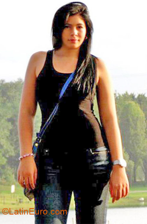Date this good-looking Colombia girl Jessica from Bogota CO10126