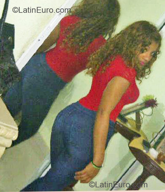 Date this cute Dominican Republic girl Teresa1325 from Santo Domingo DO10993