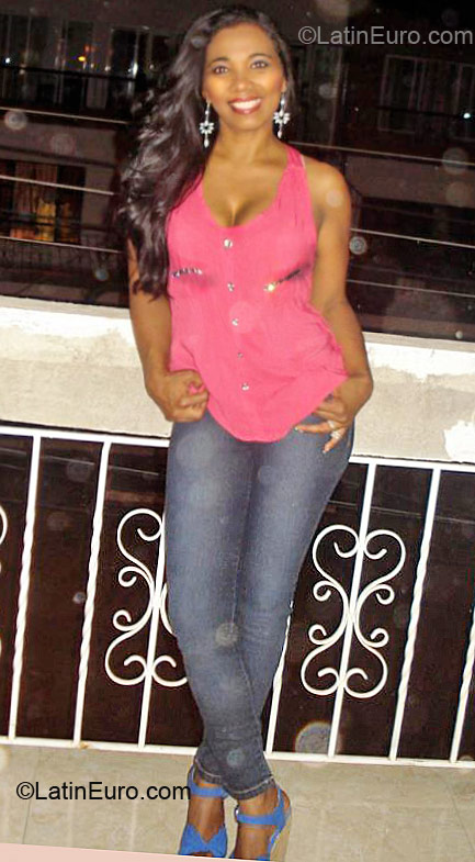 Date this passionate Colombia girl Cecilia from Cali CO10135