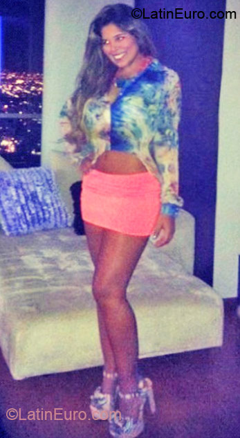 Date this athletic Colombia girl Carolina from Barranquilla CO10145