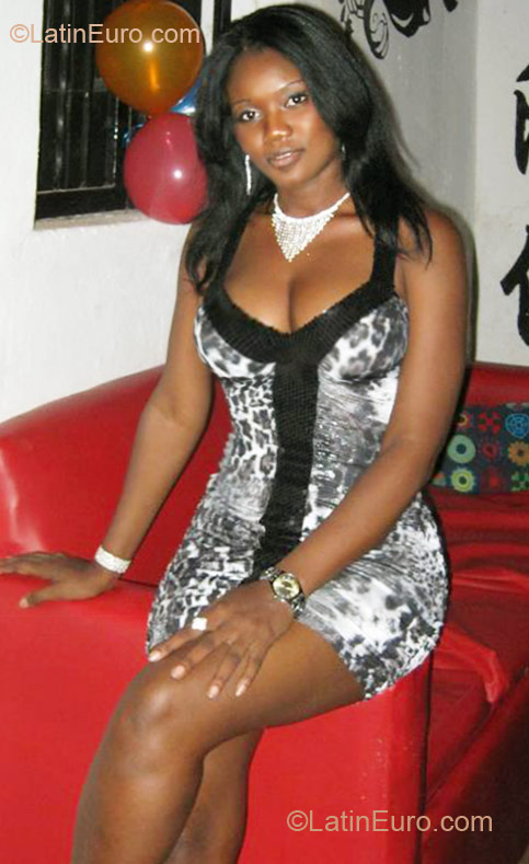 Date this pretty Dominican Republic girl Roseline from Santo Domingo DO11022