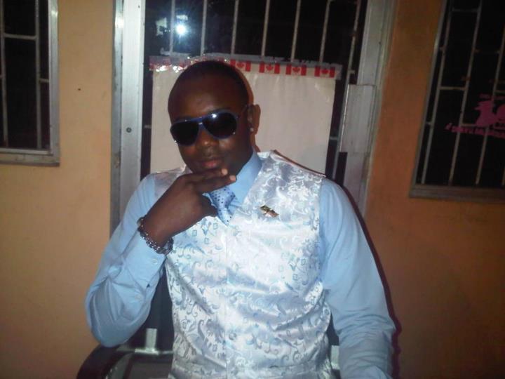 Date this pretty United States man Deanion from Reading US12885