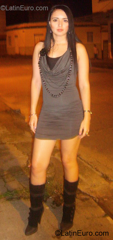 Date this funny Colombia girl Leidy from Armenia CO10202