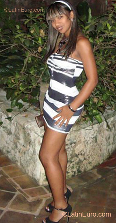 Date this lovely Dominican Republic girl Yeimi from Haina DO11106