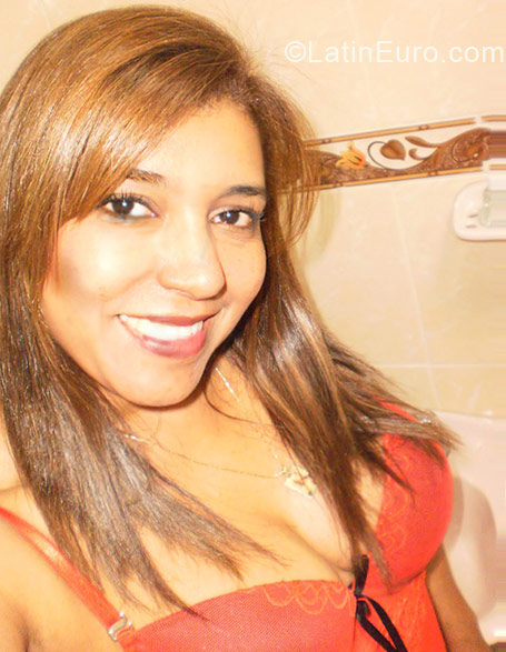 Date this delightful Colombia girl Rica from Medellin CO10259