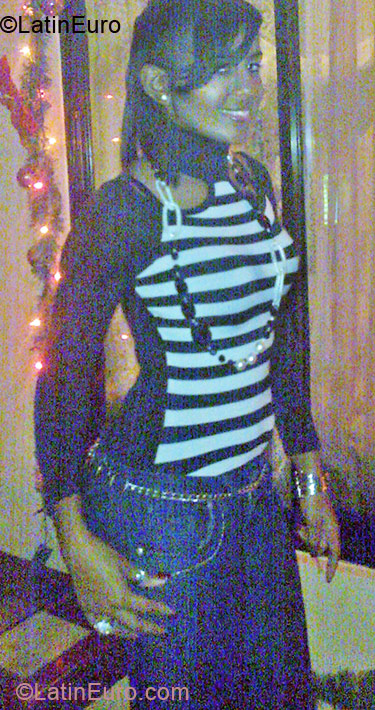 Date this cute Dominican Republic girl Nairobi from Santo Domingo DO11092