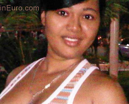 Date this happy Dominican Republic girl Areli from Santo Domingo DO11119