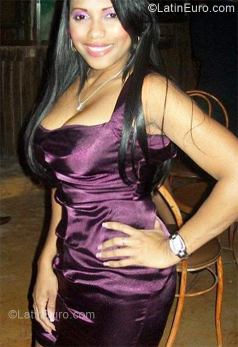 Date this nice looking Dominican Republic girl Anyeli1103 from Santiago DO11132