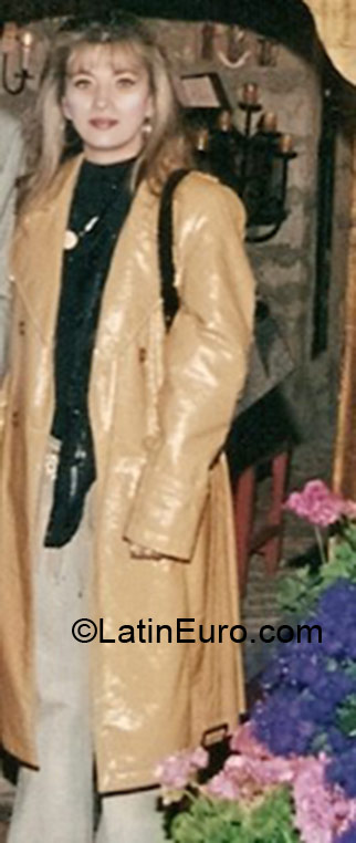 Date this tall Colombia girl Edith from Bogota CO10360