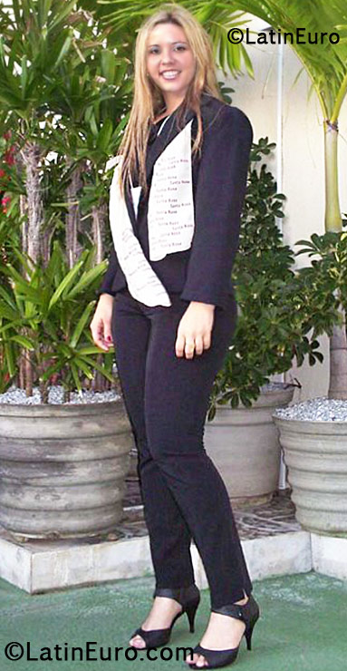 Date this gorgeous Brazil girl Carla from Belem BR6700