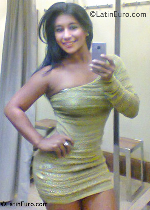 Date this delightful Brazil girl Tatyane from Rio De Janeiro BR6701