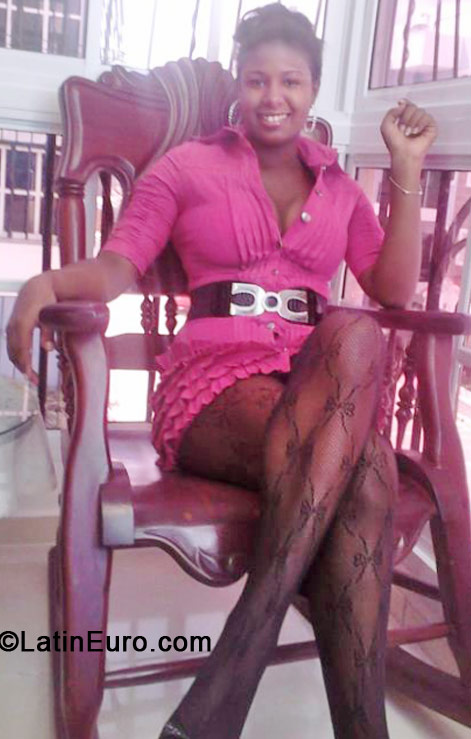 Date this stunning Dominican Republic girl Ana from Santiago DO11228