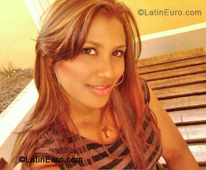 Date this hot Dominican Republic girl LUISA from Santo Domingo DO11231