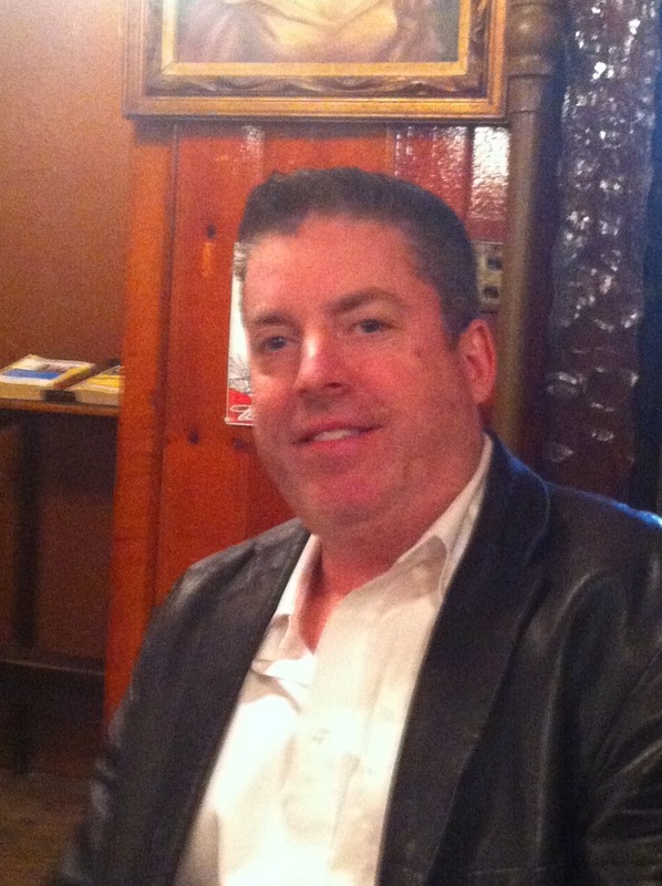 Date this hard body United States man Happy from New York US13014