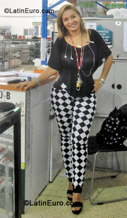 Date this sultry Panama girl Safironacar from Panama PA285