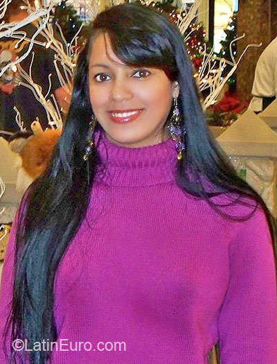 Date this hard body Brazil girl Tinalinda from Salvador BR6710