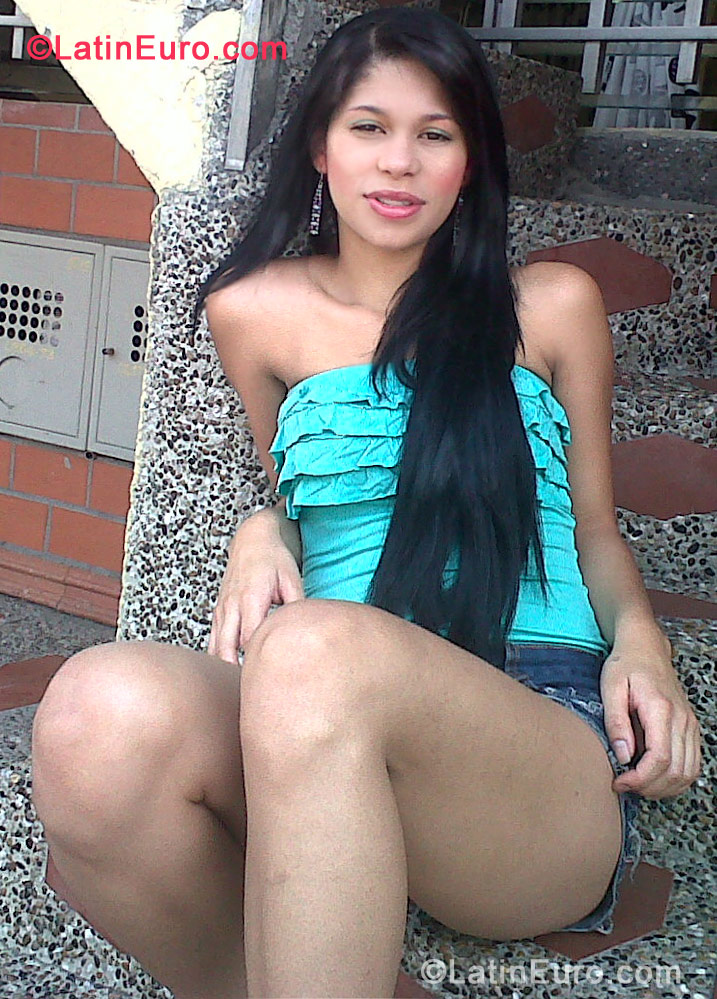 Date this charming Colombia girl Alejandra from Medellin CO10434