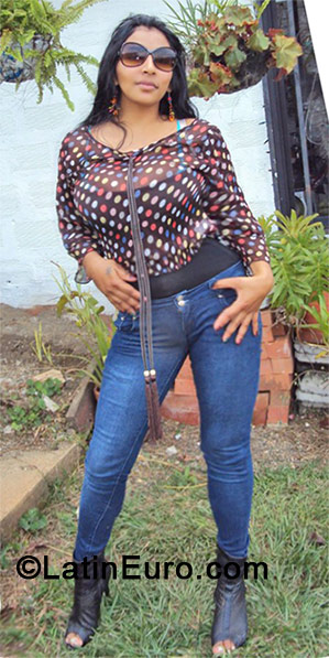 Date this pretty Colombia girl Maritza from Cali CO15952