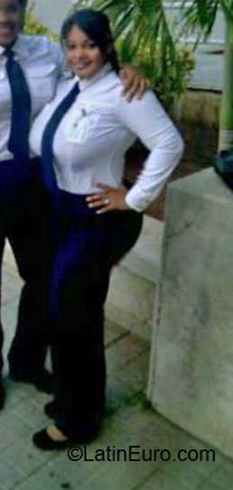 Date this nice looking Dominican Republic girl Angela from Santo Domingo DO11408