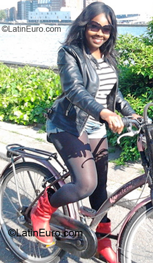 Date this happy Netherlands girl Carmen carla from Amsterdam NL202