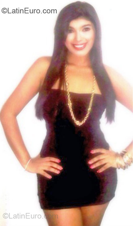 Date this charming Colombia girl Laura from Barranquilla CO10643