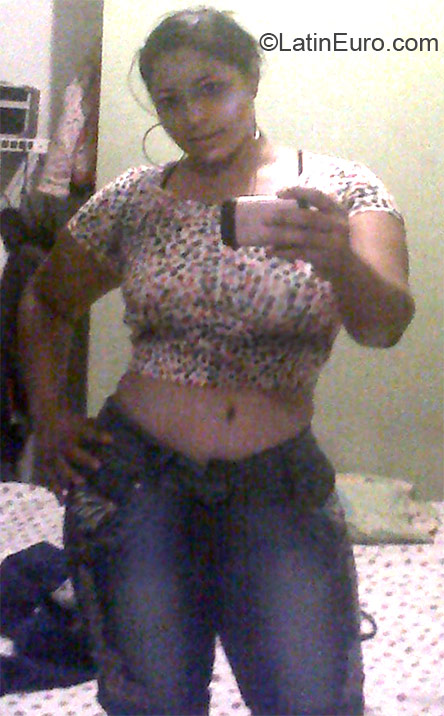 Date this young Colombia girl Dana from Quibdo CO10665