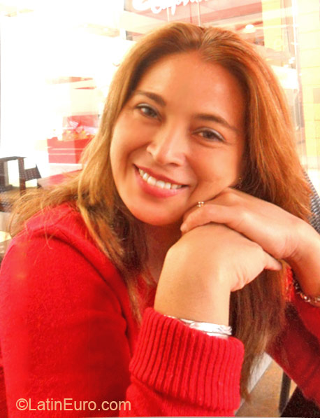 Date this attractive Venezuela girl Maryuri from Caracas VE79