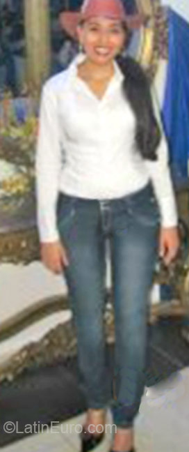 Date this lovely Colombia girl Claudia from Villavicencio CO10689