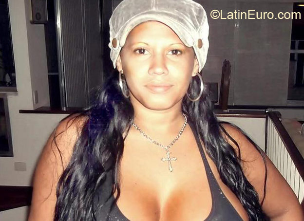 Date this sensual Brazil girl Rachilen from Rio De Janeiro BR8832
