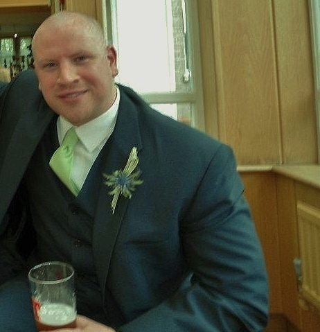 Date this happy United Kingdom man Hugscureeveryth from Belfast GB667