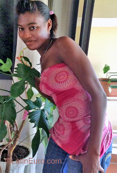 Date this voluptuous Saint Lucia girl Girlean from St. Lucia LC8