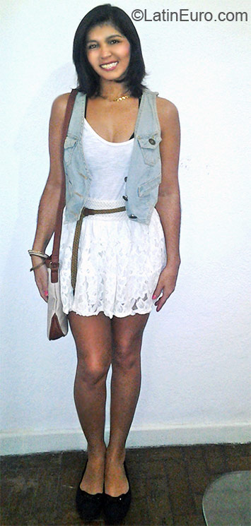 Date this nice looking Brazil girl Josi from Rio De Janeiro BR6853