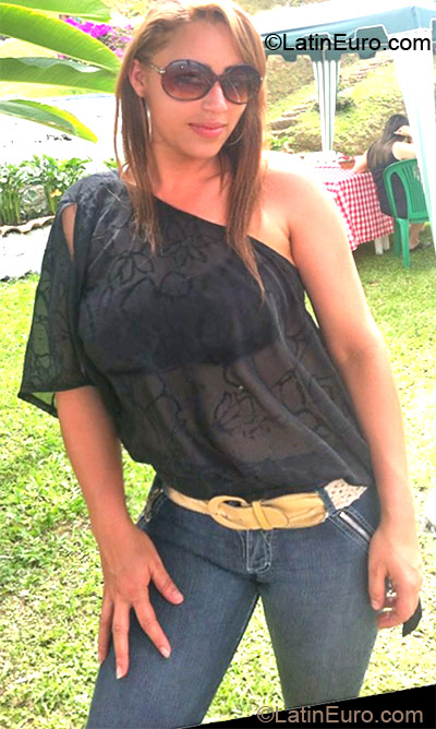 Date this good-looking Colombia girl Ana Maria from Manizales CO10773