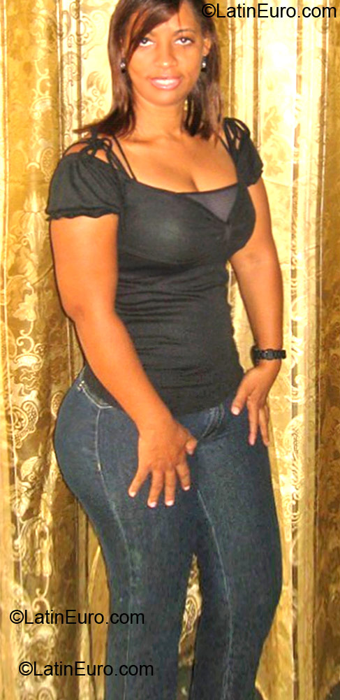 Date this cute Colombia girl Joani from Cartagena CO10783