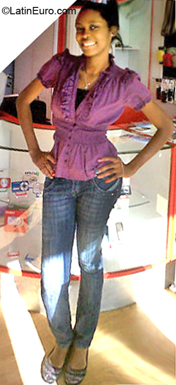 Date this stunning Curacao girl Zeneida from  CB6