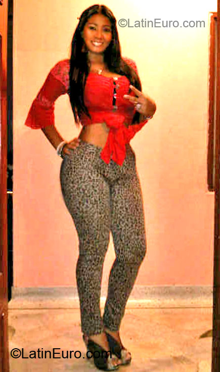 Date this exotic Colombia girl Maria fernanda from Cali CO10794