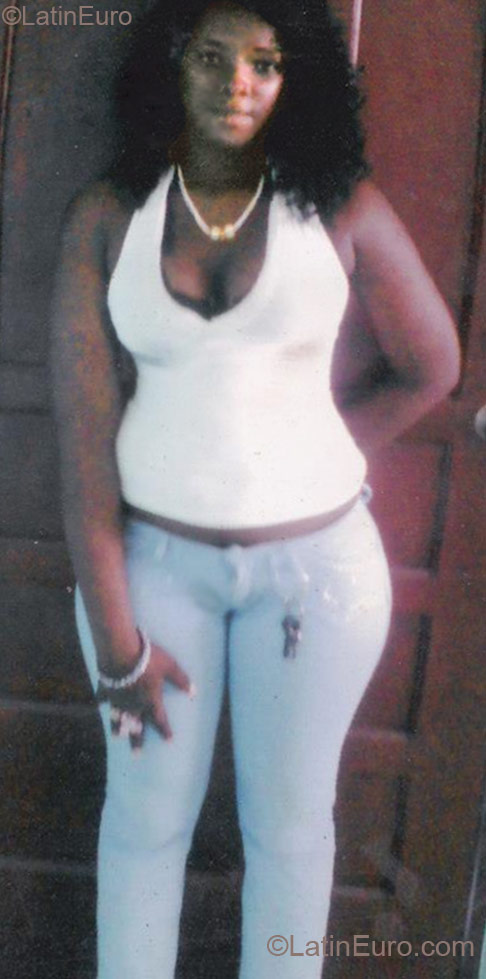 Date this fun Dominican Republic girl Yerlin from Santo Domingo DO11859