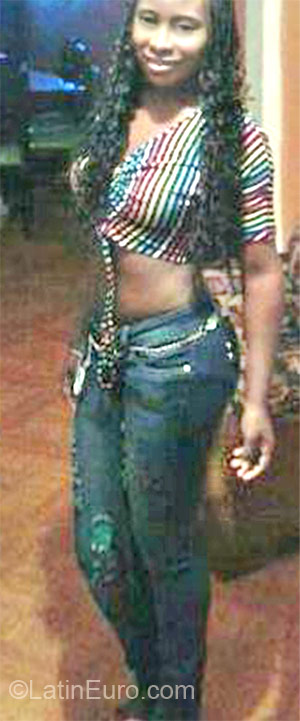 Date this sultry Colombia girl Monik from Cali CO10808