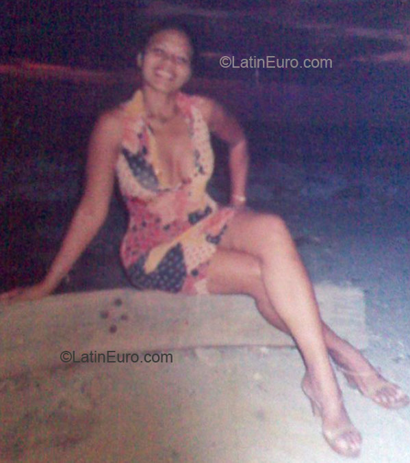 Date this stunning Honduras girl Aurora guzman f from La Ceiba HN690